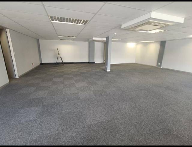 BUSINESS PROPERTY TO RENT IN CRESTA